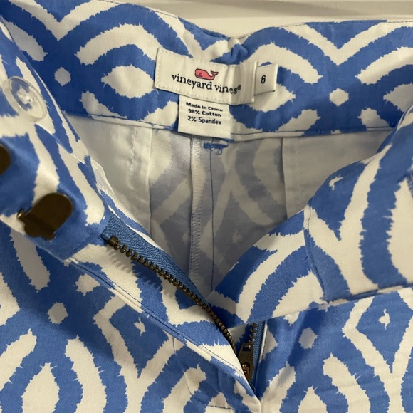 Vineyard Vines Shorts - Picture 2 of 3